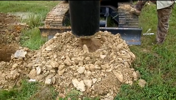 好色先生在线下载建築機械廠履帶式好色先生TV在线下载施工中的鑽頭